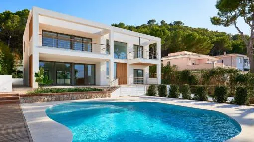 Luxury, newly-built villa